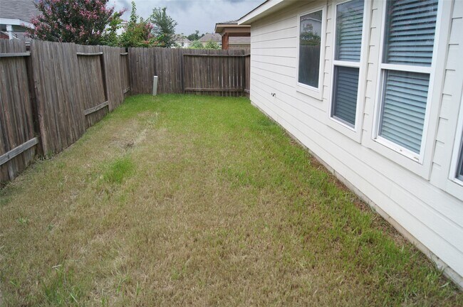 Building Photo - 22411 High Point Pines Dr