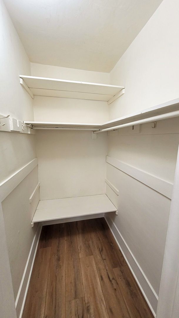 Building Photo - 2 Bed 1 Bath House in Historical Uptown Whittier Available Now!