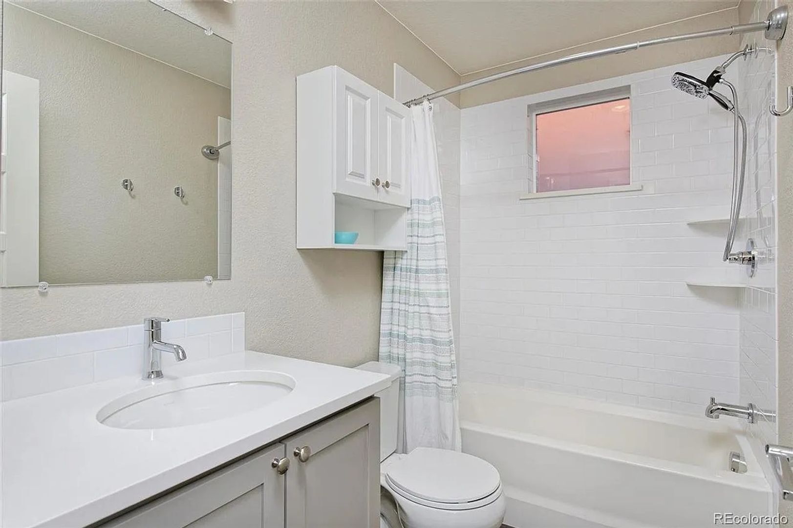 Building Photo - 2230 W 67th Pl
