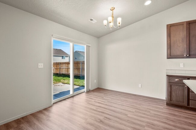 Building Photo - Newer 3 Bedroom, 2 Bath Airway Heights Ran...