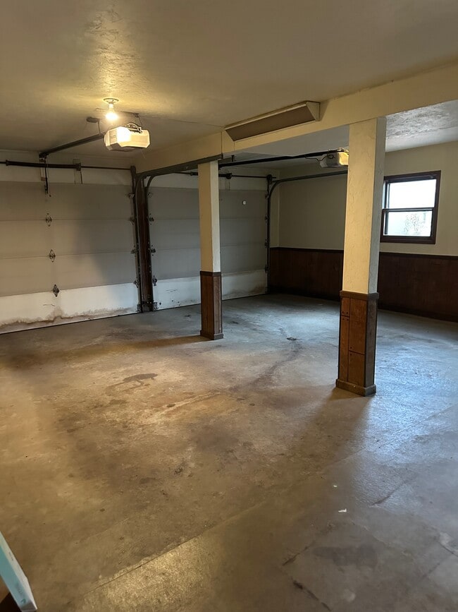 Building Photo - 776 Meadowbrook Ave