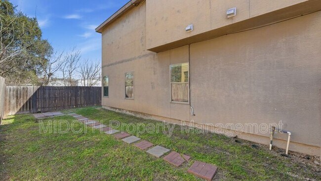 Building Photo - 1121 Brown Rock Dr