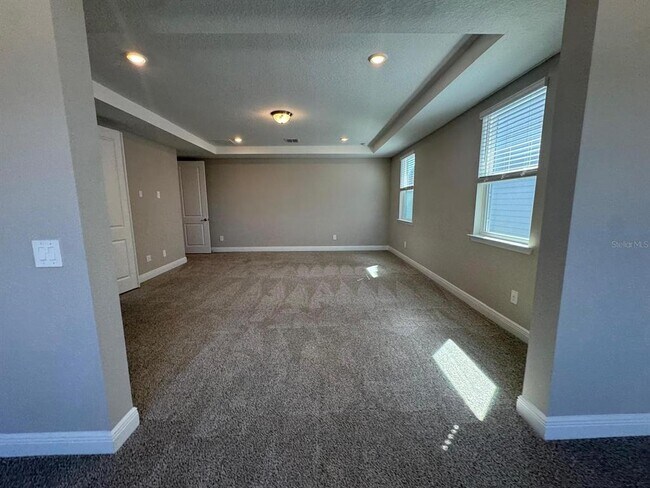 Building Photo - 16405 Silver Brk Wy