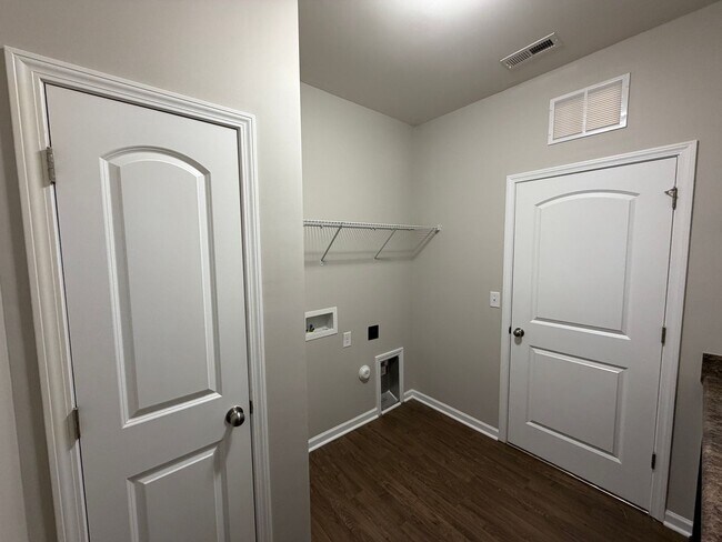 Building Photo - Troutman Area - 3 BR / 2 BA + Garage