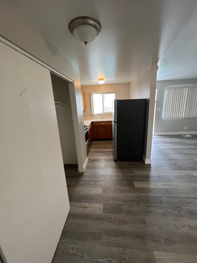 Building Photo - Highland West Apartments