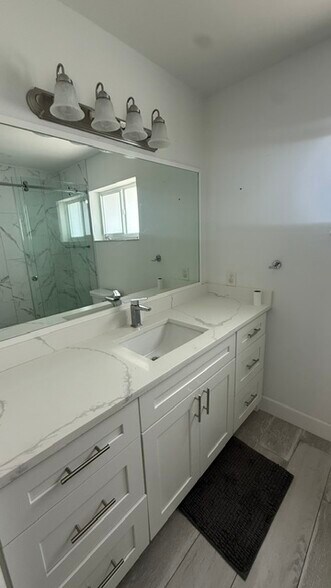 Building Photo - 1730 NE 56th Ct