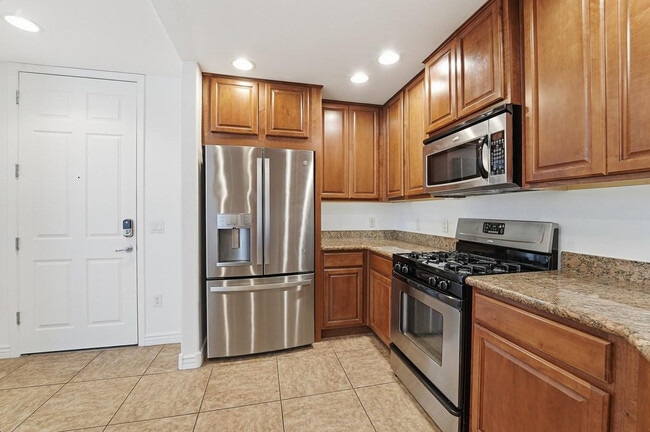 Building Photo - 5450 E Deer Valley Dr