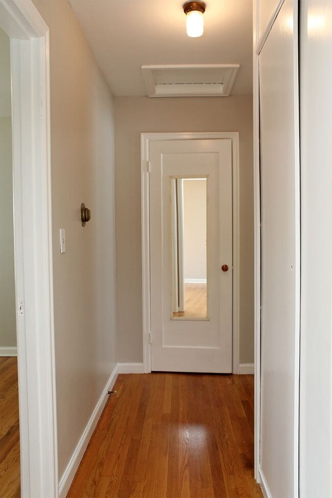 Building Photo - rensla14