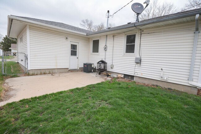 Building Photo - 3br ranch style home near Sunset Terrace Elementary!