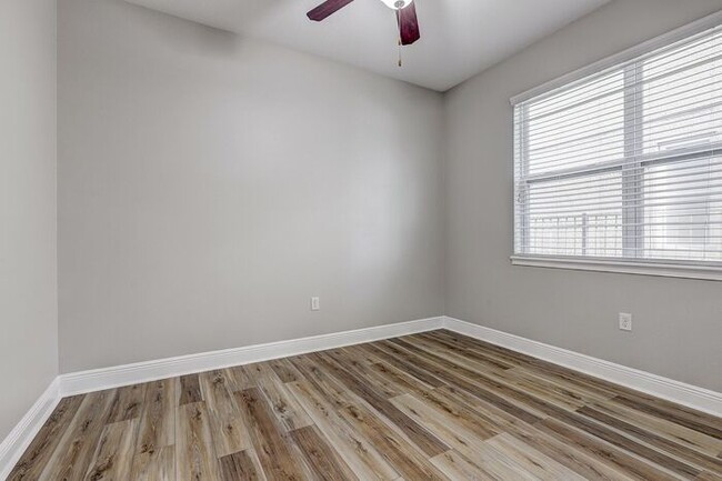 Building Photo - Experience Resort Living in Grand Hampton!