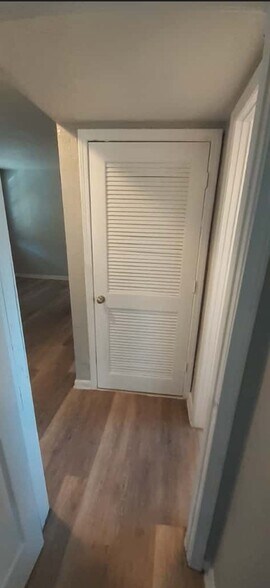 Building Photo - 1824 W 14th St