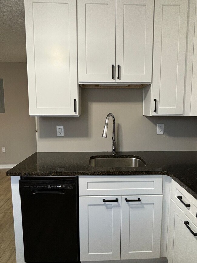 Building Photo - 1338-40 Barth