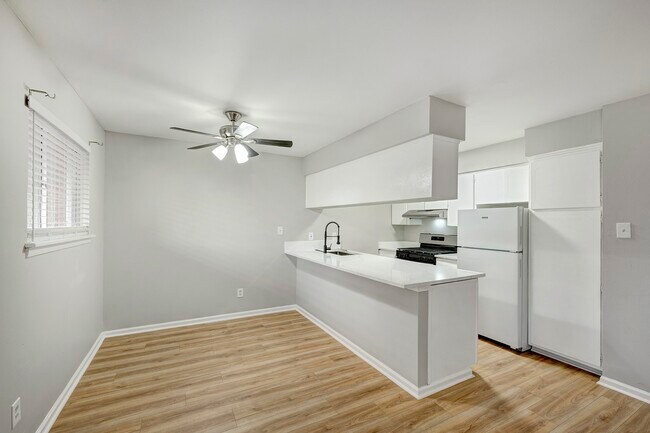 Building Photo - 1529 Wirt Rd
