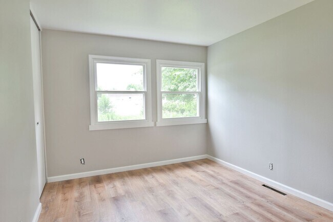 Building Photo - RENTAL AVAILABLE!