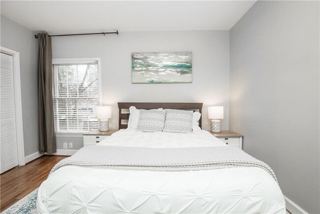 Building Photo - 952 Myrtle St NE