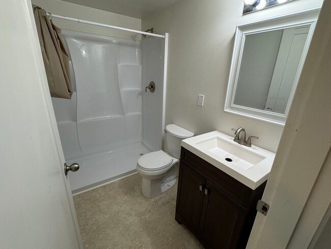 Building Photo - 4 Bedroom 2 Bathroom Mount Vernon House Cl...