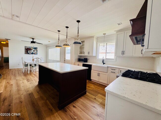 Building Photo - 916 Cobia Dr