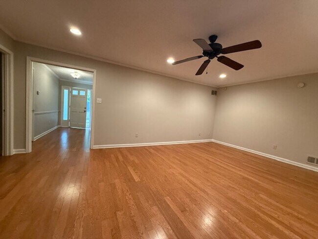 Building Photo - Charming 3-Bedroom Home in Cordova-Comfort & Convenience Await!