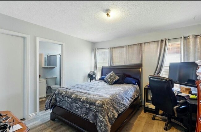 Building Photo - 404 Lindsay Pl SW