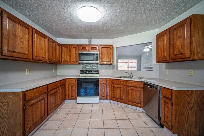 Building Photo - 6606 Felgate Creek Ct