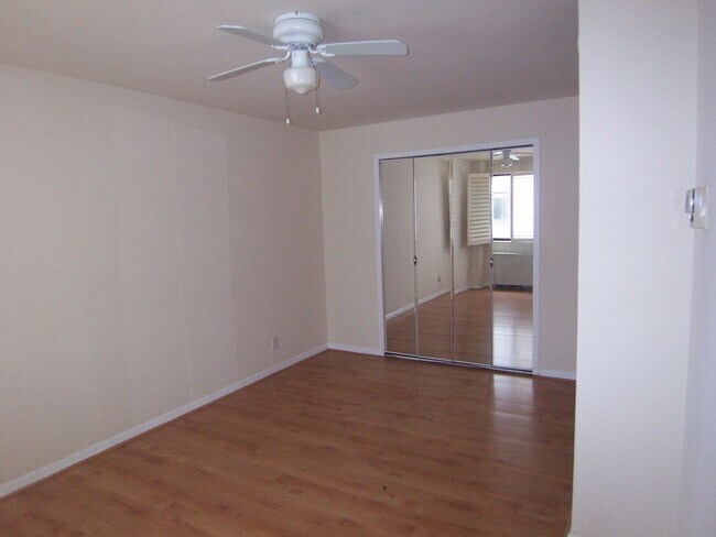 Building Photo - Centrally Located Dupont Circle at the Imperial House 1 Bed in the heart of it all! Utilities inc...