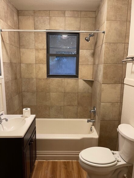 Building Photo - 132 Alma St