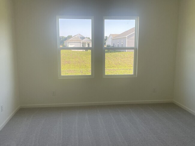 Building Photo - 349 Sporting Dr