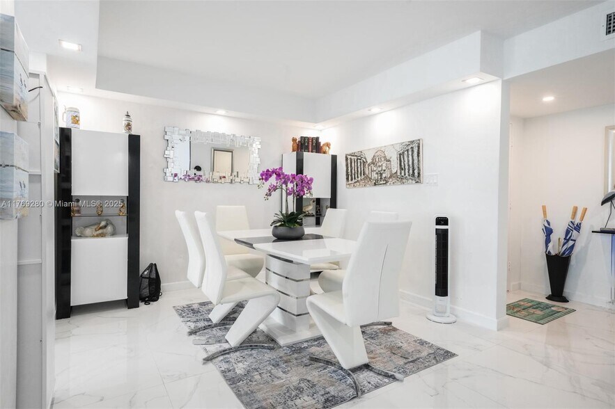 Building Photo - 18071 Biscayne Blvd