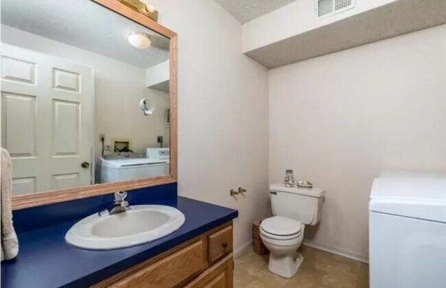 Building Photo - 15411 E 48th Terrace