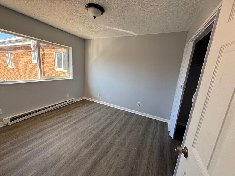 Building Photo - 14520 Milverton Rd