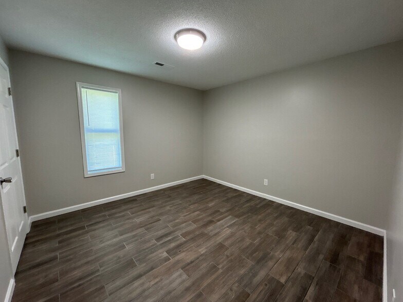 Building Photo - 40 Fairway Cv