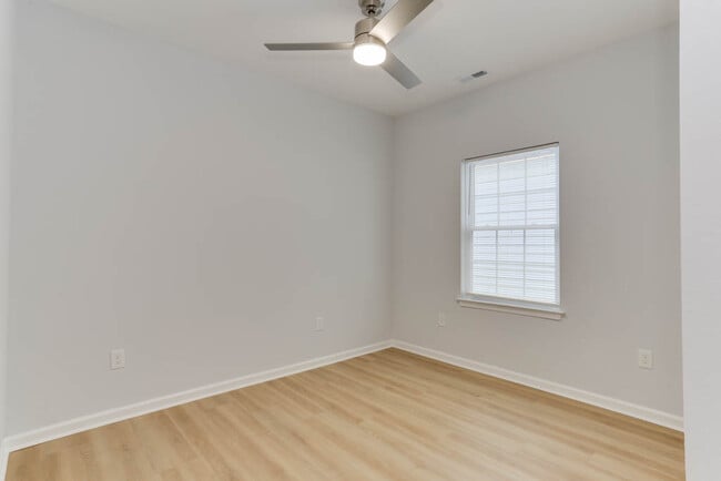 Building Photo - 1436 W 39th St