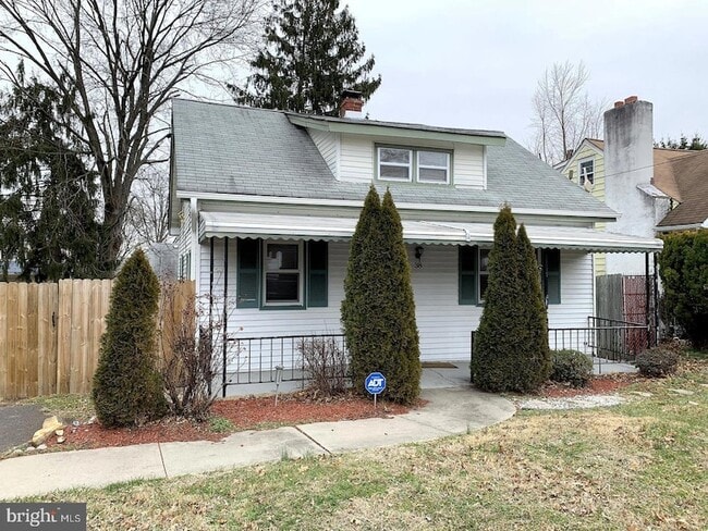 Primary Photo - 38 Hazelhurst Ave