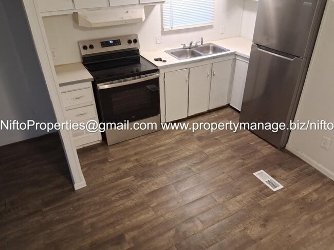 Building Photo - 5576 Aenon Ln