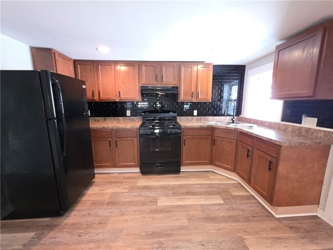 Building Photo - 6360 Ontario Center Rd