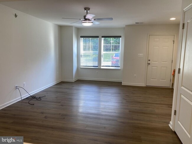 Building Photo - 224 Scotch Pine Dr