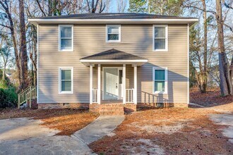 Building Photo - Newly renovated unit close to I-77 and I-20