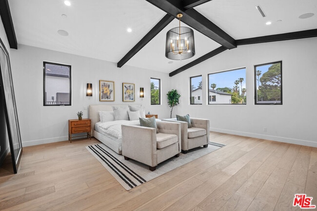 Building Photo - 4475 Mammoth Ave