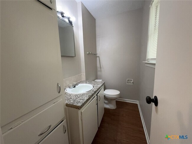 Building Photo - 1205 Kathey Dr