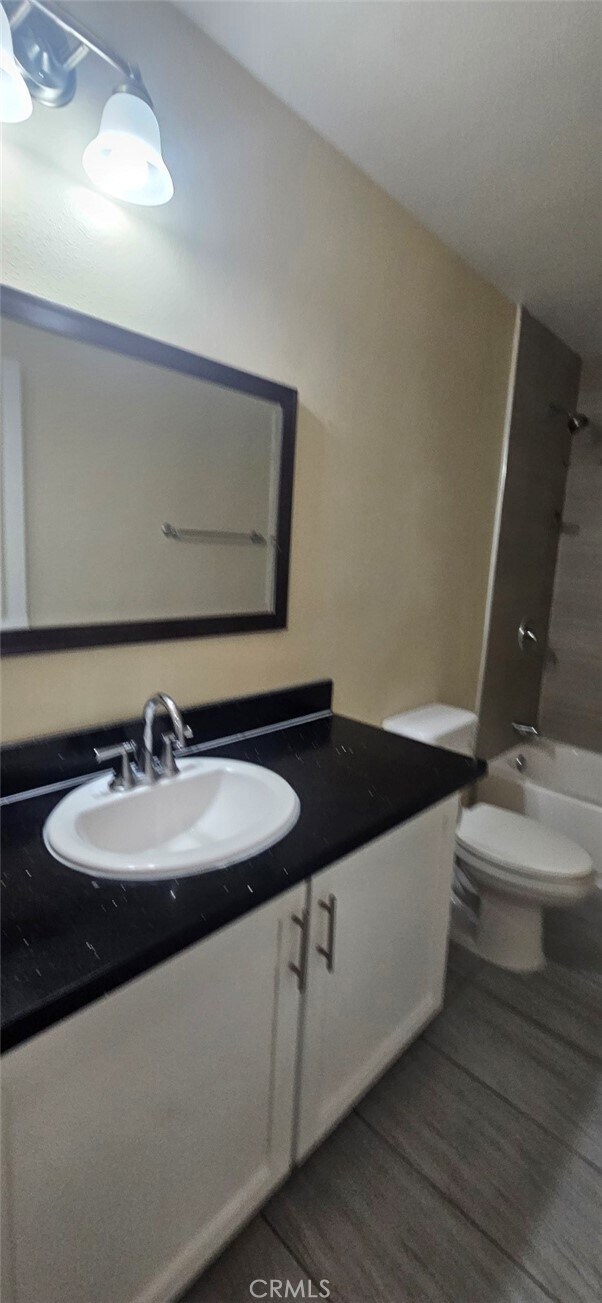 Building Photo - 1631 E 85th St