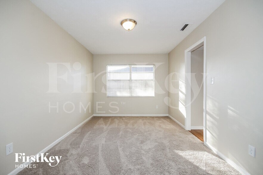 Building Photo - 3814 Treadway Dr