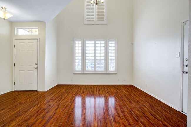 Building Photo - 2619 Crown Arbor Dr