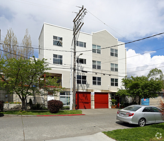 Building Photo - Gilman Court