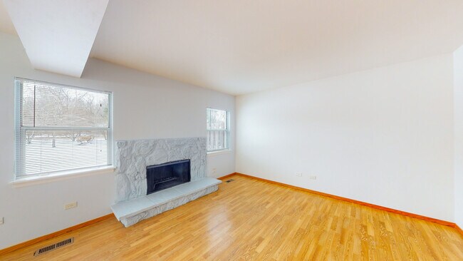 Building Photo - 468 Minnesota Cir