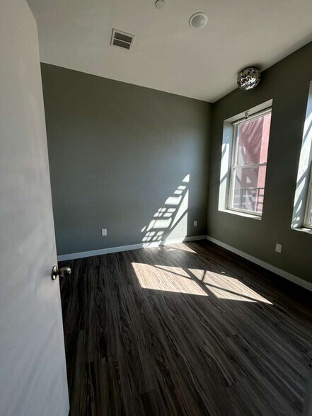 98 Clinton Ave 301B - 88 Clinton Ave