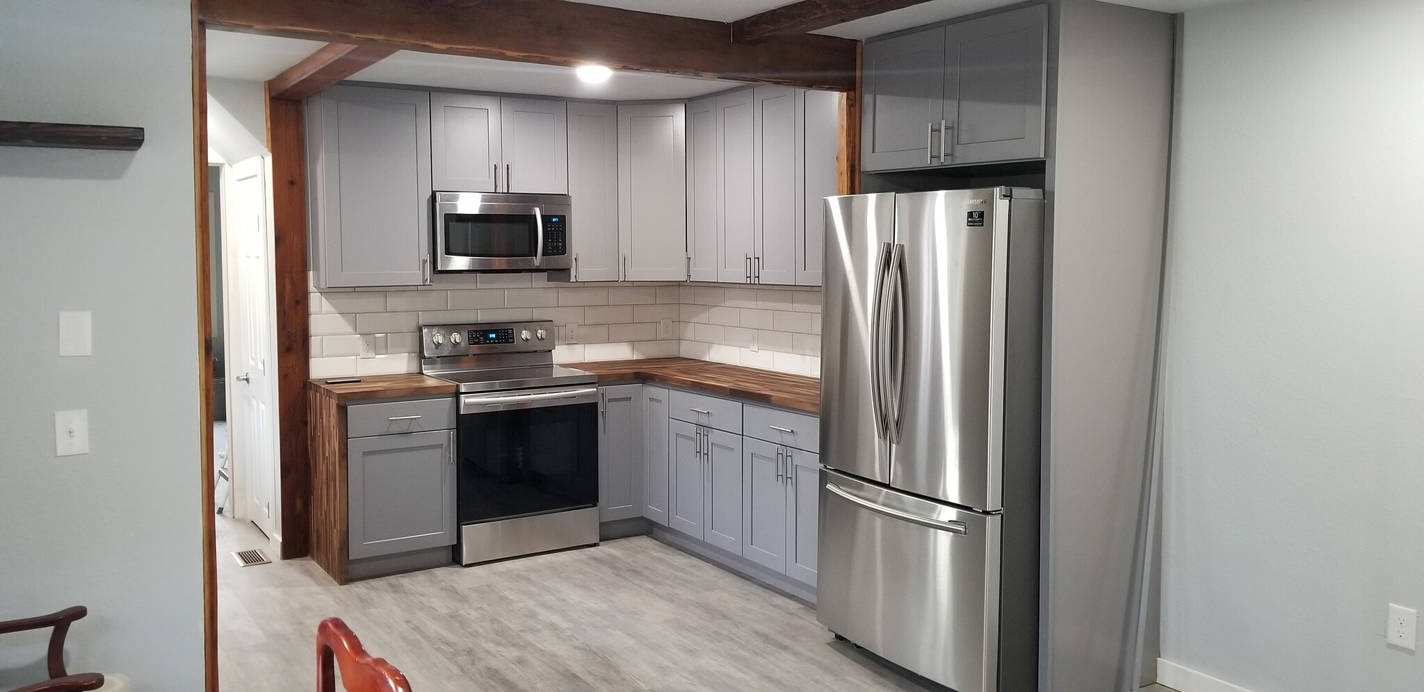 Building Photo - 2409 Grandview Dr W