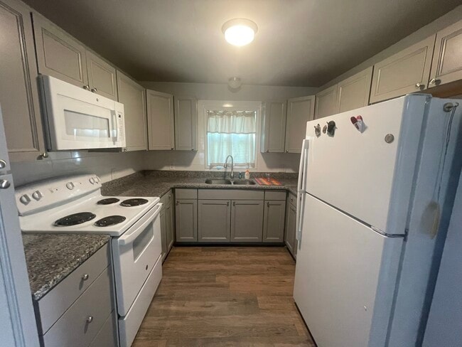 Building Photo - 309 W Ave A