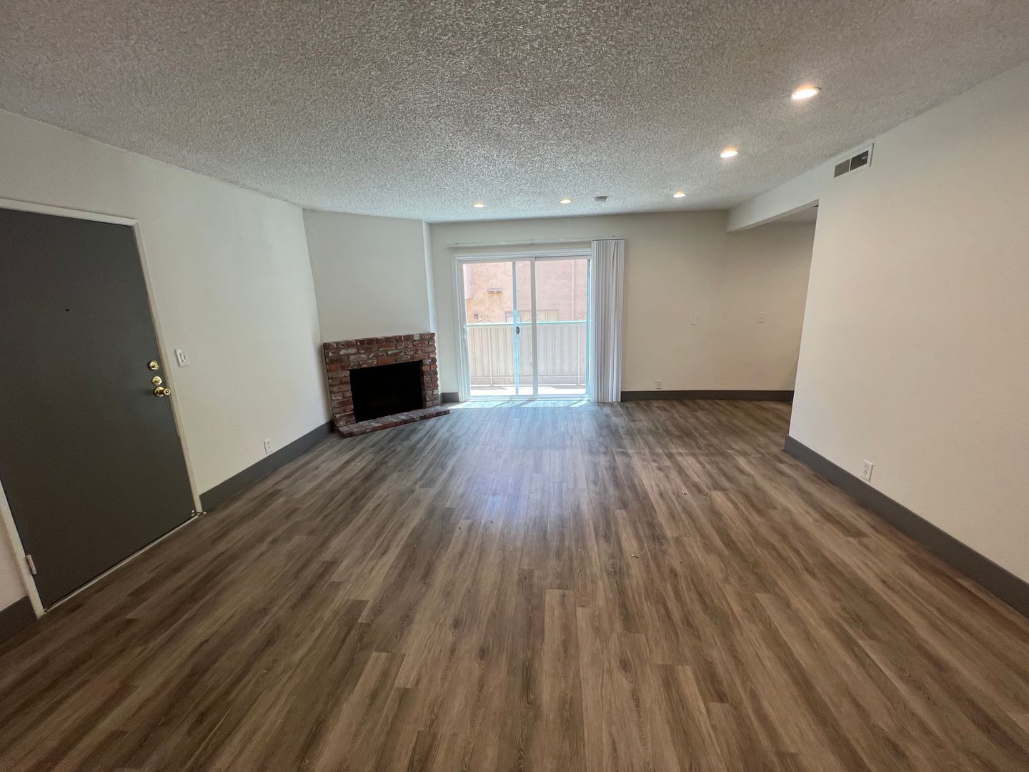 Building Photo - 1444 Centinela Ave