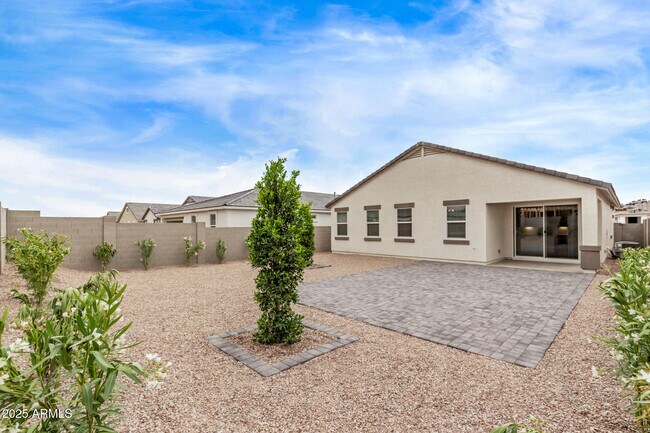 Building Photo - 17768 W Onyx Ave