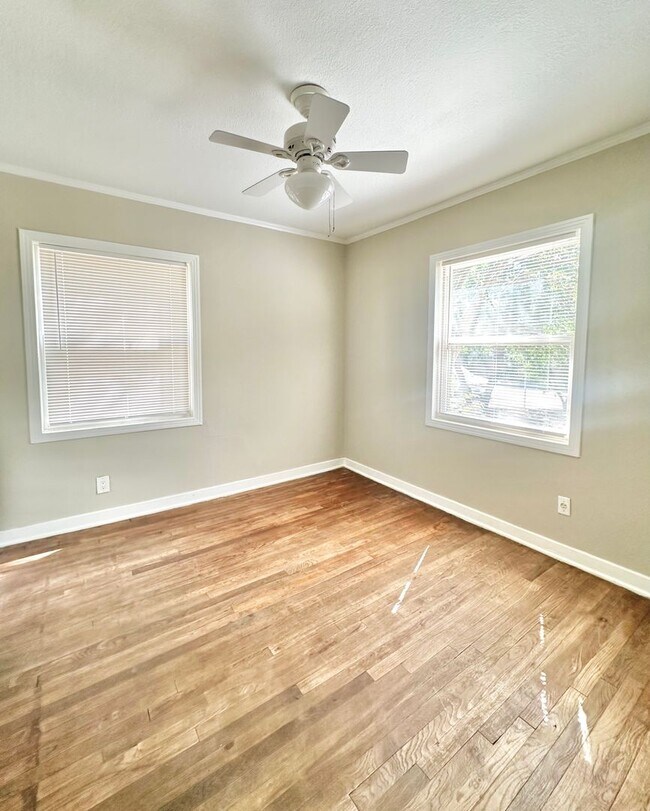 Building Photo - 2 Bed/1 Bath in Austin, TX
